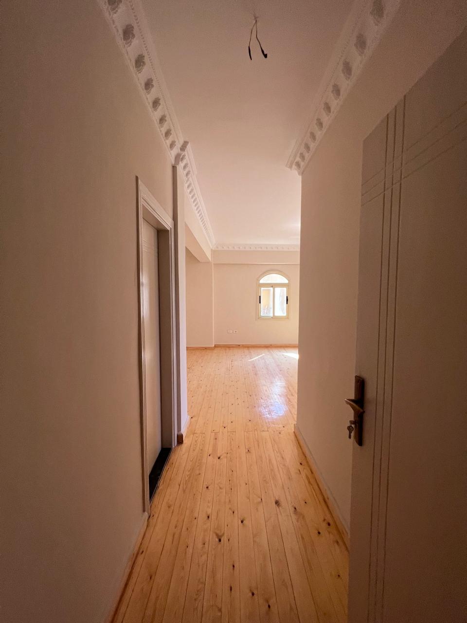 فيلا للايجار 580م فى جنوب الاكاديميه (و)