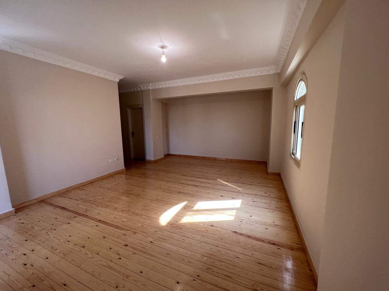 فيلا للايجار 580م فى جنوب الاكاديميه (و)