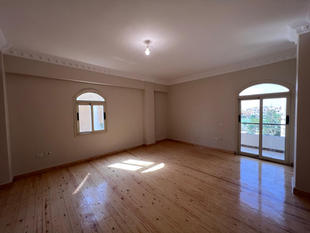 فيلا للايجار 580م فى جنوب الاكاديميه (و)