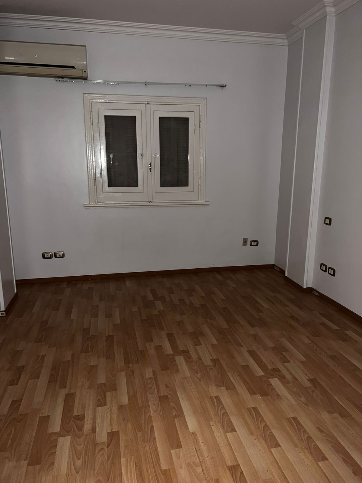 شقة 200م للايجار في فيلات الياسمين 2