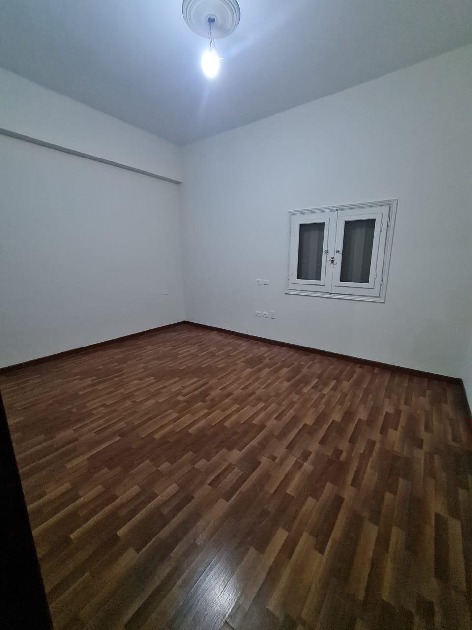 شقة 220م للايجار في فيلات جنوب الاكاديمية