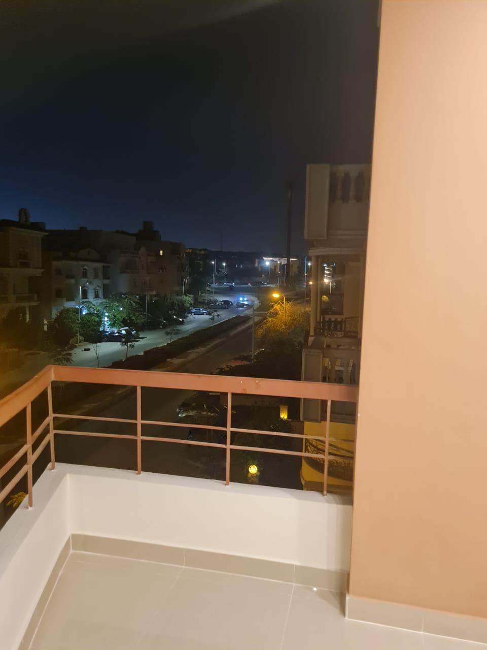 شقة 220م للايجار في فيلات جنوب الاكاديمية