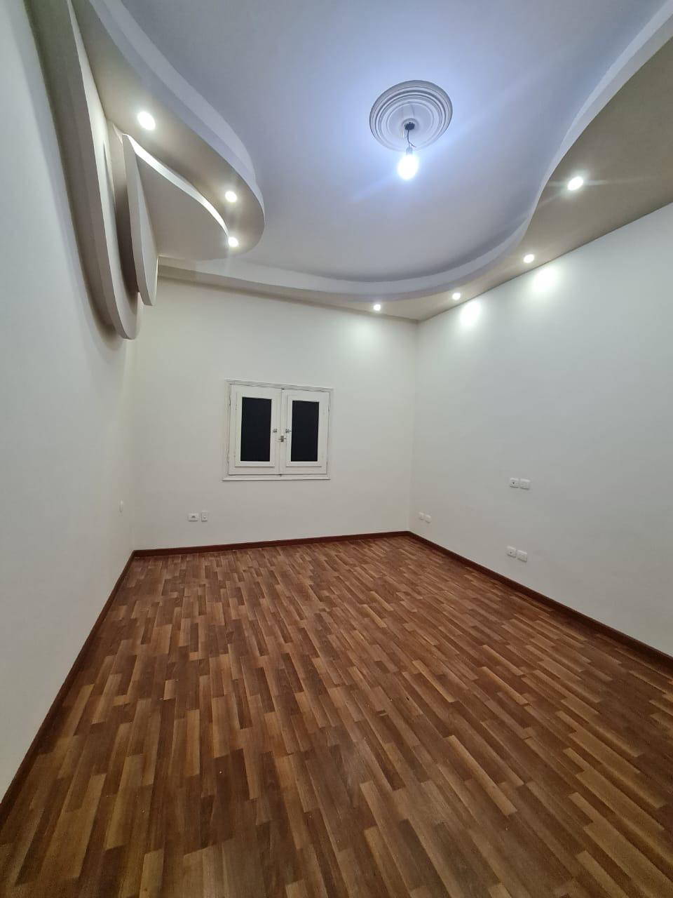 شقة 220م للايجار في فيلات جنوب الاكاديمية