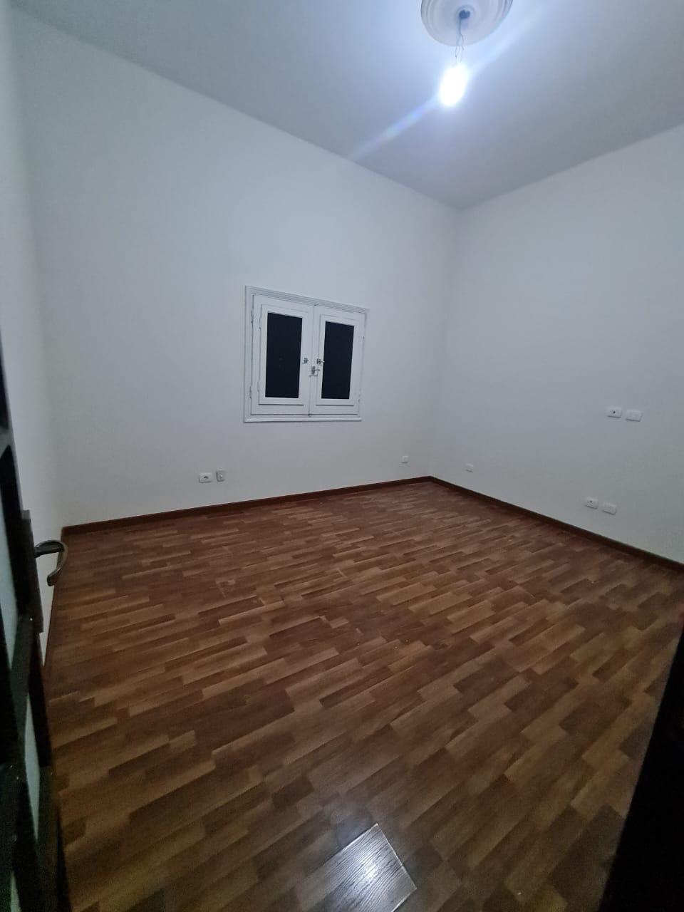 شقة 220م للايجار في فيلات جنوب الاكاديمية